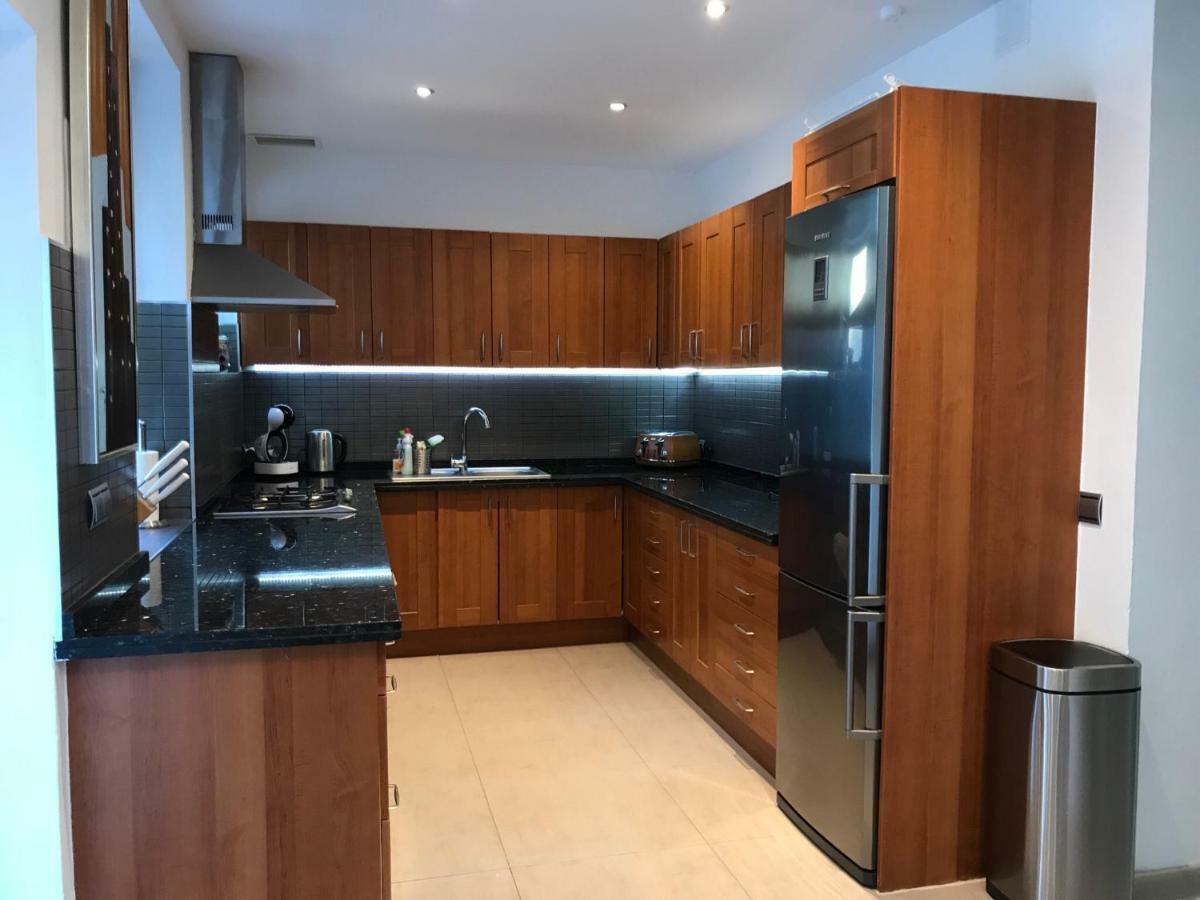 Villa With Heated Pool And Jacuzzi Close To Puerto Banus And Beach Estepona Zewnętrze zdjęcie
